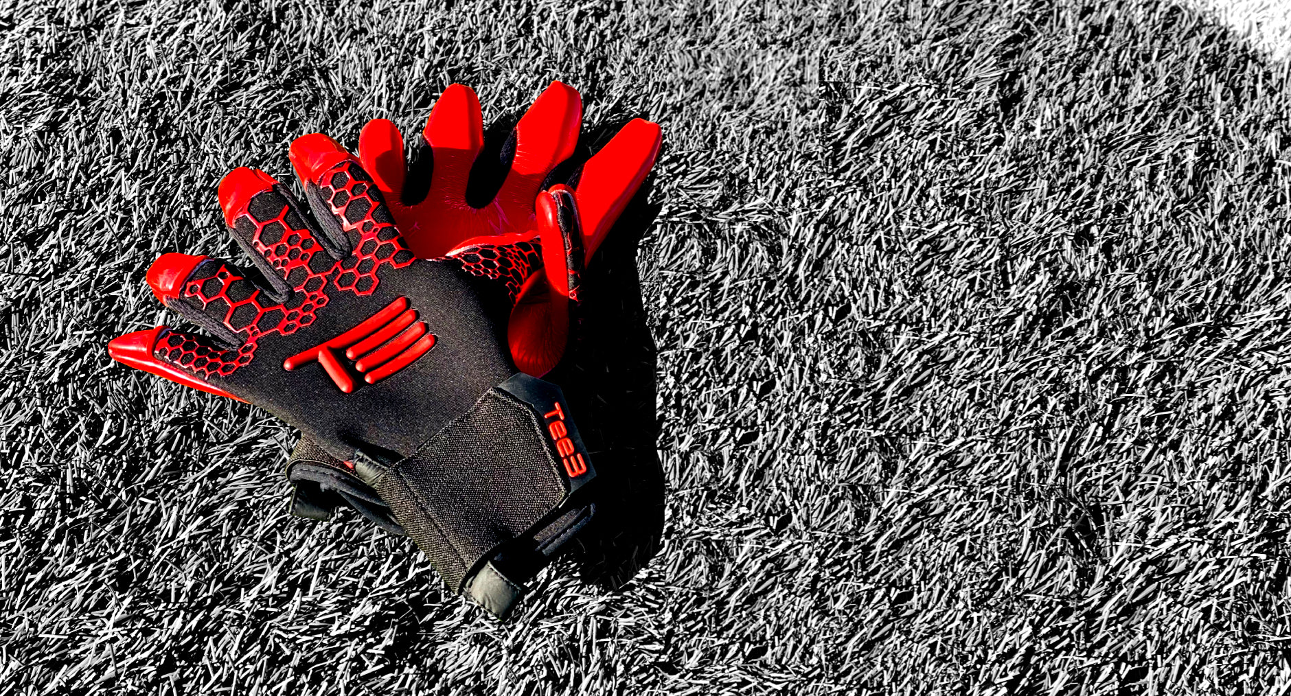 RoJo Tee3 Goalkeeper Gloves with black backhand and red contact latex 