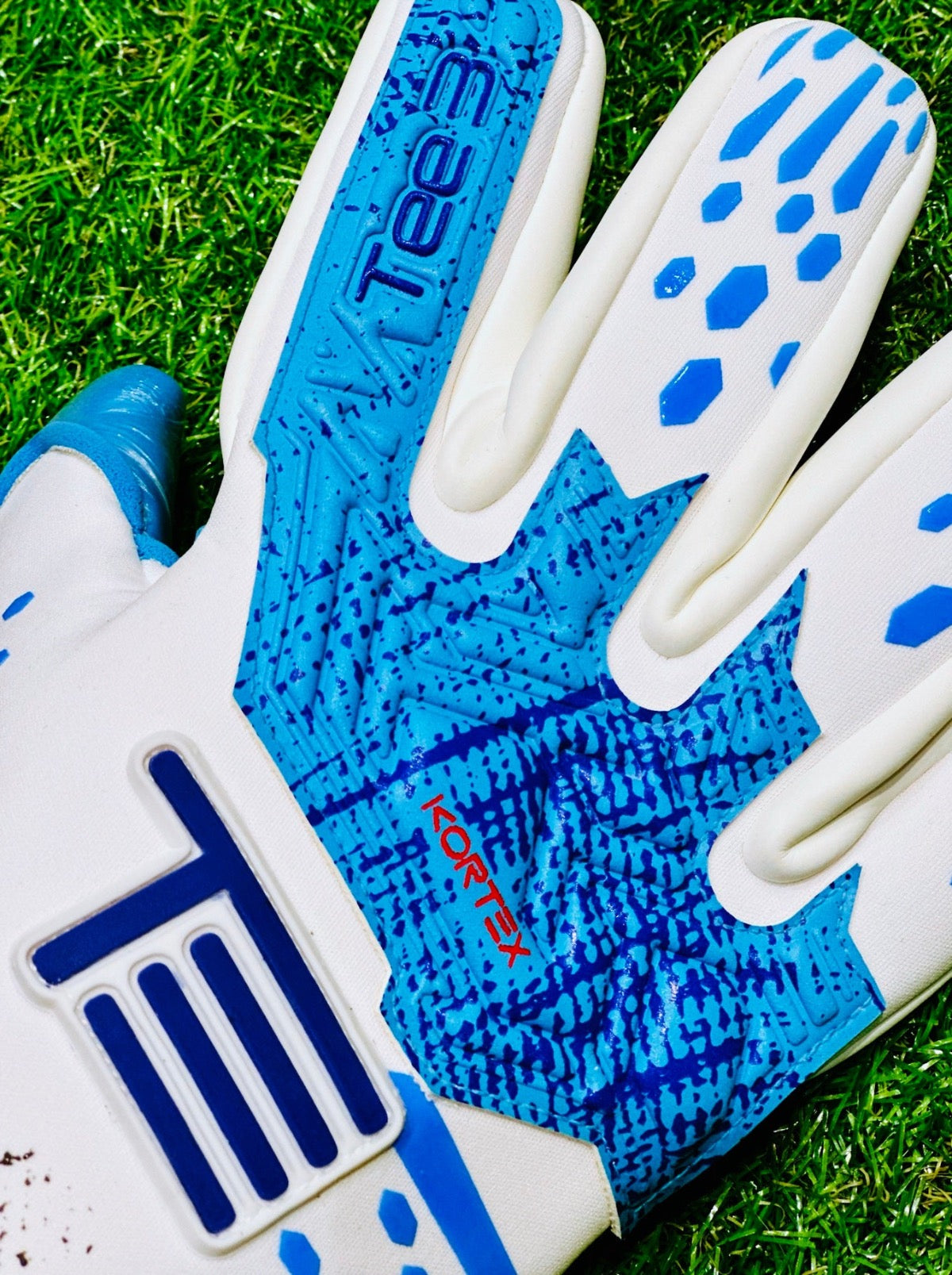 Tee3 Goalkeeping Glove - Kortex - Tee 3 Goalkeeping Australia